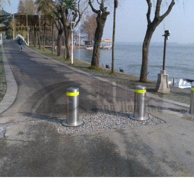 武汉升降桩安装图升降路桩价格 湖北半自动升降柱 防撞路障地柱