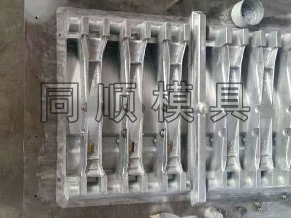 铸造模具