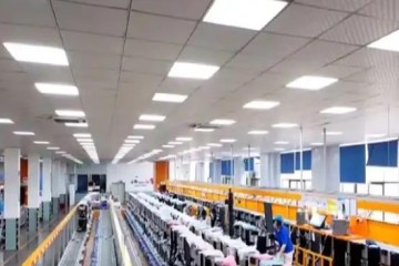 国际形势的“灰犀牛”与“黑天鹅”  国际经贸环境的复杂性,体现在多重矛盾的叠加